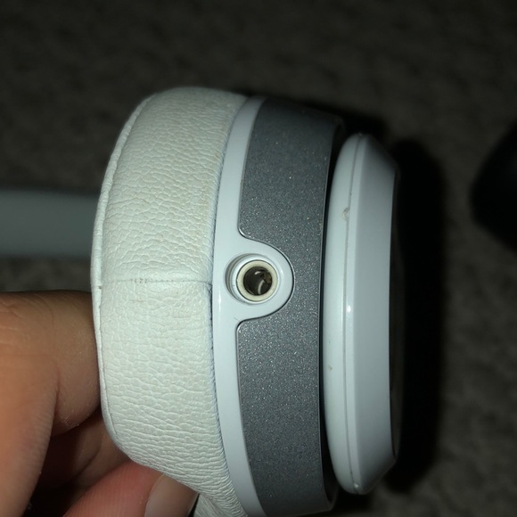 Beats Solo 2 - Picture 5 of 6